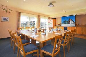 TV a/nebo společenská místnost v ubytování Hotel-Gasthaus Adler