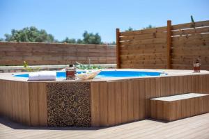 Bazén v ubytovaní Emerald Dream Apartment alebo v jeho blízkosti