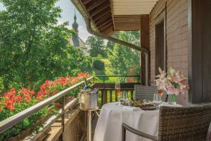 Ein Balkon oder eine Terrasse in der Unterkunft ADLER HÄUSERN Gourmet & Spa Hotel