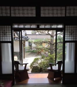 缘度假屋外面的花园