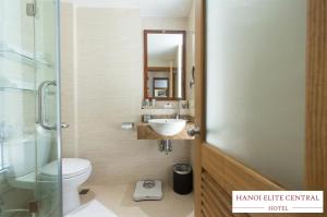 Baðherbergi á Elite Central Hotel Hanoi