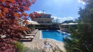 Bazén v ubytování Family Hotel Muses nebo v jeho okolí