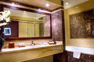 Koupelna v ubytování Bayat Hotel