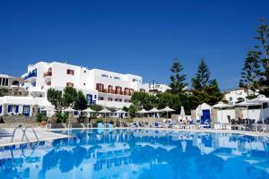 Bazén v ubytování Kamari Hotel nebo v jeho okolí
