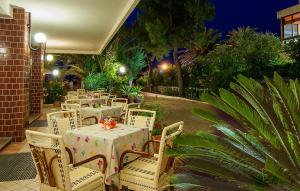 Vonkajšia záhrada v ubytovaní Hotel Corallo