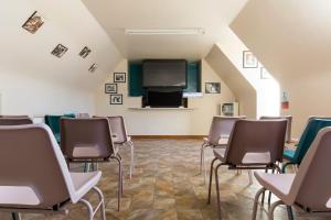 TV a/nebo společenská místnost v ubytování Cong Glamping