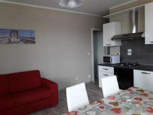 A kitchen or kitchenette at Villa Sofia