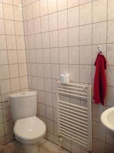 A bathroom at Privat Monika Még 37 kép