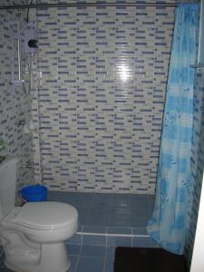 Koupelna v ubytování Darayonan Lodge