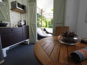 Kuchyň nebo kuchyňský kout v ubytování Villa Kayola - Self Catering