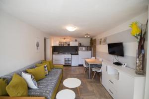 Kuchyňa alebo kuchynka v ubytovaní Apartmány Lea