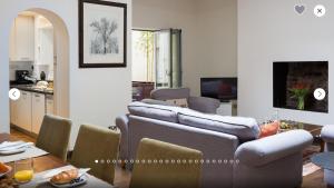Superb 3 bed 4 bathroom Central London Flat