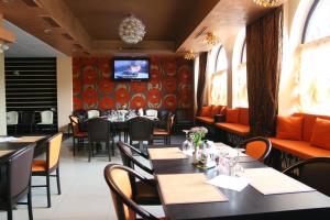 Hotel Kilometrul Zero tesisinde bir restoran veya yemek mekanı