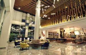 Lounge alebo bar v ubytovaní Swiss-Belinn Airport Surabaya
