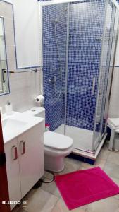 Kúpeľňa v ubytovaní Gravina Comfort + 37 fotografií