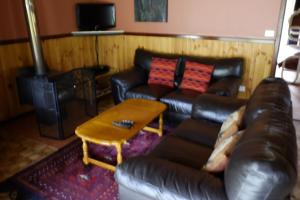 A seating area at Wrenwood Chalets