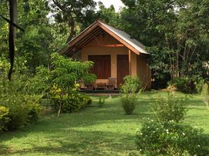 Taman di luar Liyon Rest sigiriya