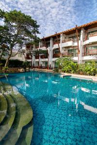 The Elements Krabi Resort - SHA Plus内部或周边的泳池
