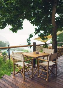 Loodusmaastik of the luxury tent lähedal