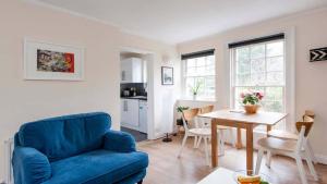 Nhà bếp/bếp nhỏ tại New King Street Apartment +13 ảnh