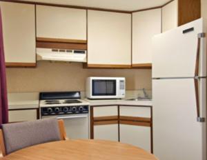 Küche/Küchenzeile in der Unterkunft Econo Lodge