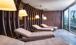 Uma área de estar em SAKS Urban Design Hotel Frankfurt