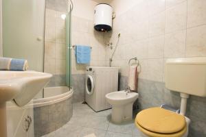 Kúpeľňa v ubytovaní Apartman juričić + 12 fotografií