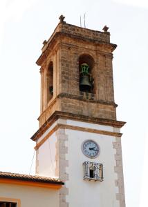 OrbaにあるCasa Calazulの時計塔