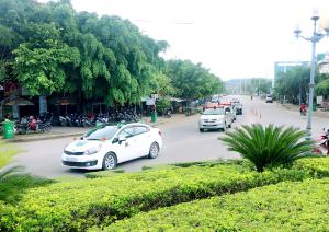 a group of cars parked in a parking lot at My My Hotel in Quảng Ngãi