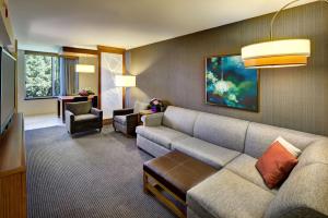 Posezení v ubytování Hyatt Place UC Davis
