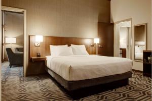 Postel nebo postele na pokoji v ubytování Hyatt Place St. Paul