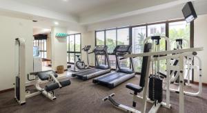 Fitness centrum a/nebo fitness zařízení v ubytování Bayview Hotel Georgetown Penang
