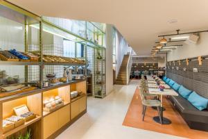 A seating area at Room Mate Collection Giulia, Milan