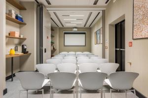 A seating area at Room Mate Collection Giulia, Milan