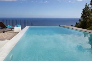 カリェタにあるOurMadeira - Casa do Júlio, Calheta beach viewのギャラリーの写真