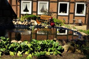 Ein Garten an der Unterkunft Ihr Ferien Hotel Brunnenhof