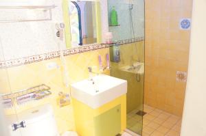 Koupelna v ubytování Rainbow B&B