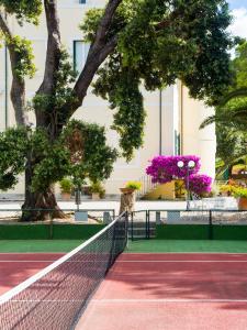 Tenis lub squash w obiekcie Hotel Villa Ottone lub w pobliżu