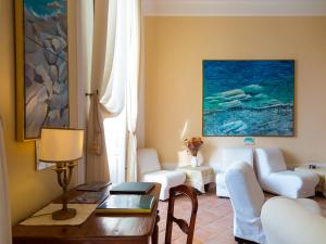 Część wypoczynkowa w obiekcie Hotel Villa Ottone