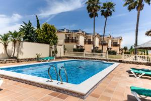 Basen w obiekcie Apartamentos Villafaro Conil lub w pobliżu