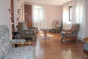Posezení v ubytování Hotel Restaurant Kakhaberi