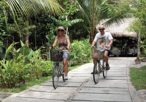 Επισκέπτες που μένουν στο Panji Panji Tropical Wooden Home