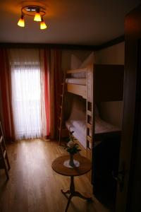 Postel nebo postele na pokoji v ubytování Pension Wolfgangsee
