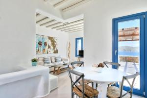 Гостиная зона в Mykonos Panormos Villas