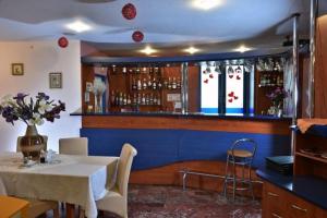 Nápoje v ubytovaní Hotel Śnieżnik
