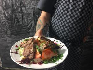 Jedlo v ubytovaní bed & breakfast alebo blízkom okolí
