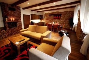 Posedenie v ubytovaní Apartments & Suites Žlutá Hruška