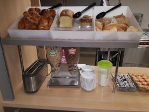 Kuchyň nebo kuchyňský kout v ubytování B&B HOTEL Lyon Sud États-Unis