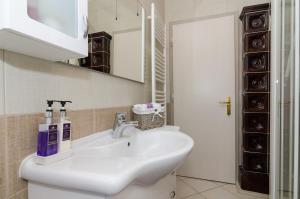 Kúpeľňa v ubytovaní Apartment Veve + 18 fotografií