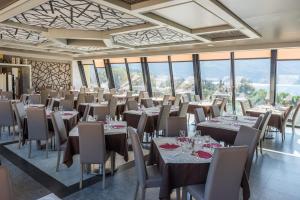 En restaurang eller annat matställe på Grand Hotel Riva